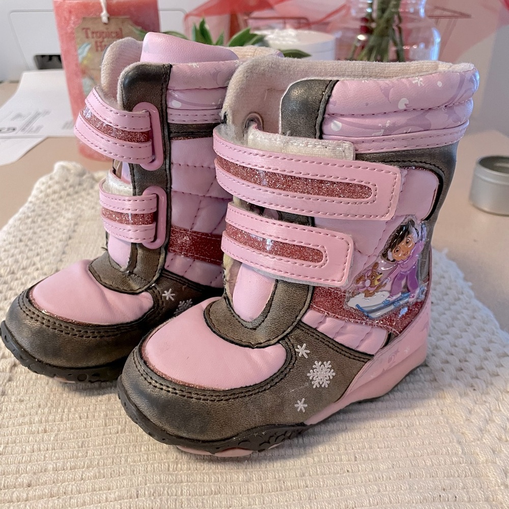 Y2K Dora The Explorer toddler snow winter  boots